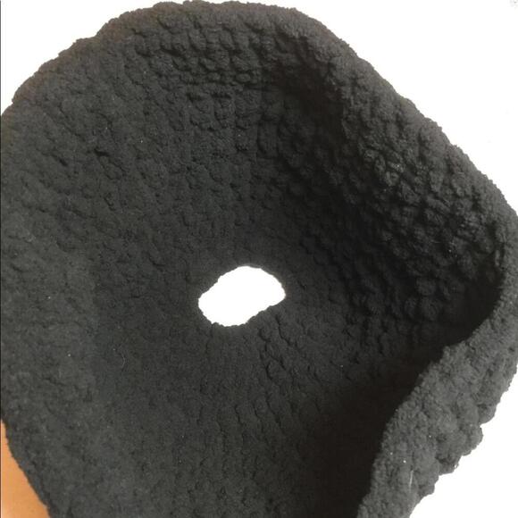 Handmade black crochet ponytail hat - Picture 3 of 8